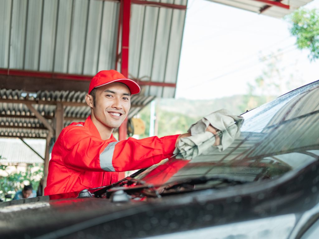 Tuyển dụng và đào tạo nhân sự xưởng chăm sóc xe ô tô để mang đến sự phát triển bền vững